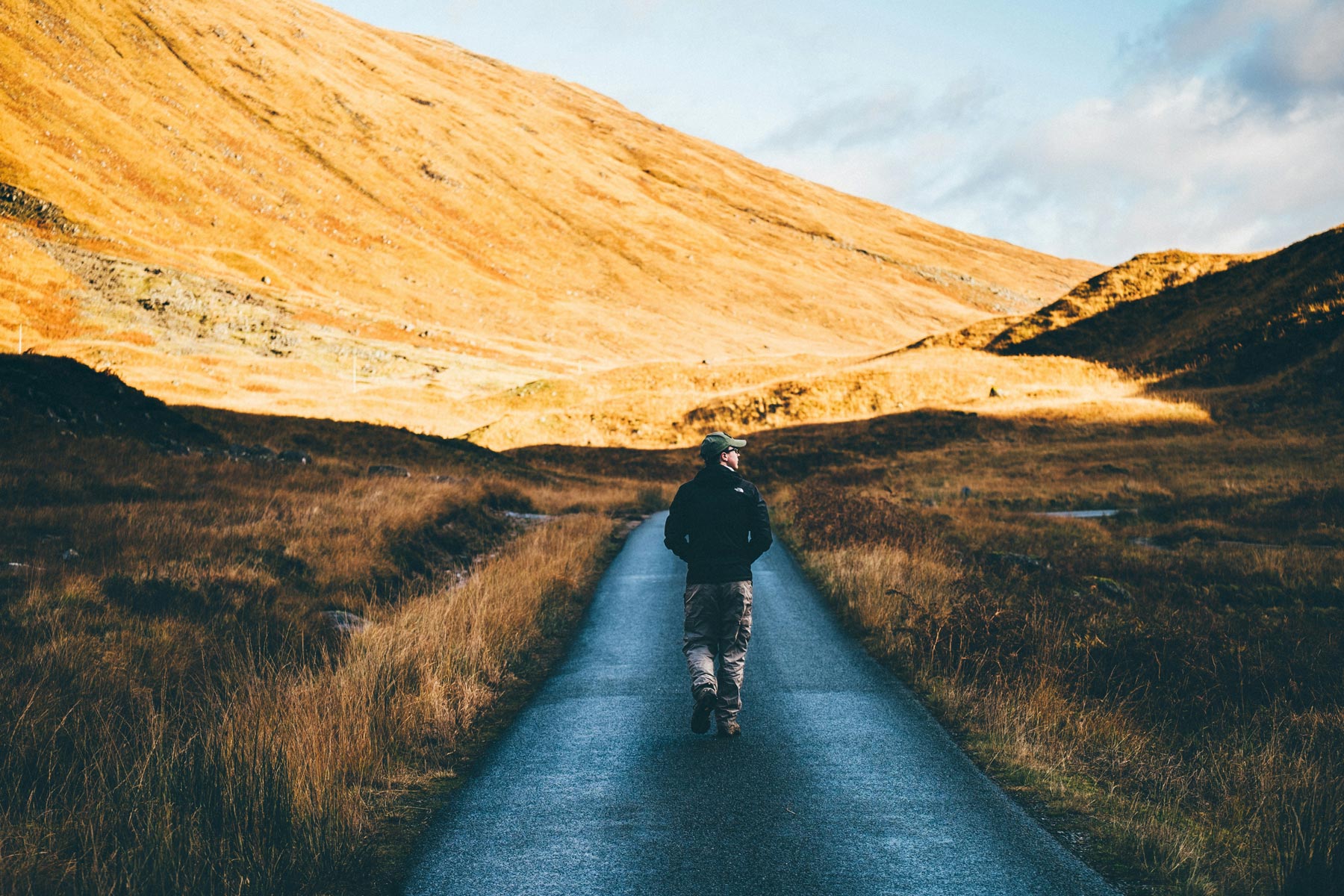 ochil-hills-man-walking-hill