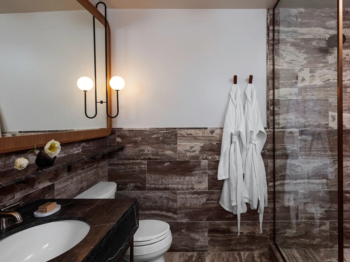 santa-monica-proper-hotel-deluxe-king-r-04