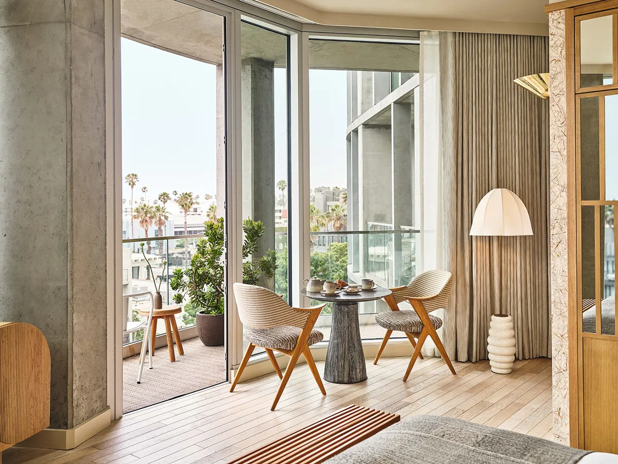 santa-monica-proper-hotel-deluxe-suite-r-02
